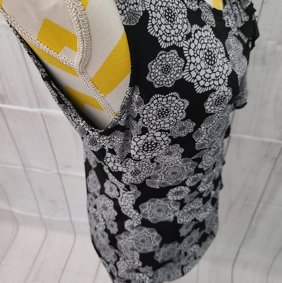 ELLE Blouse - Picture 7 of 10